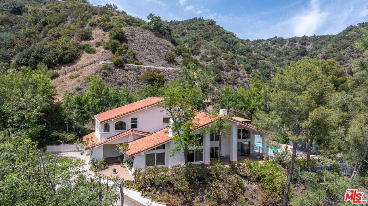 13033 Sky Valley Rd 4BR Brentwood La