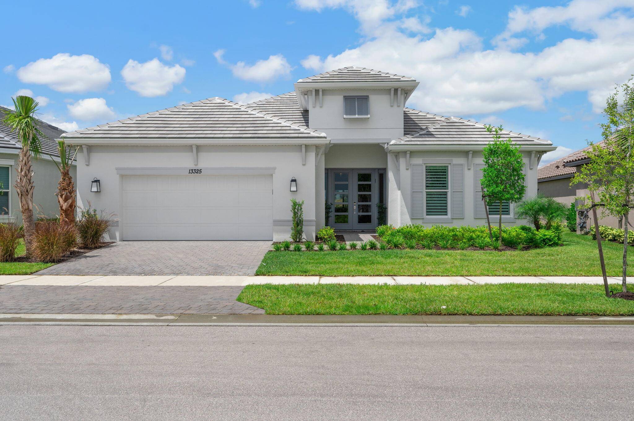 Welcome to the Esplanade 55 gated community in Tradition.