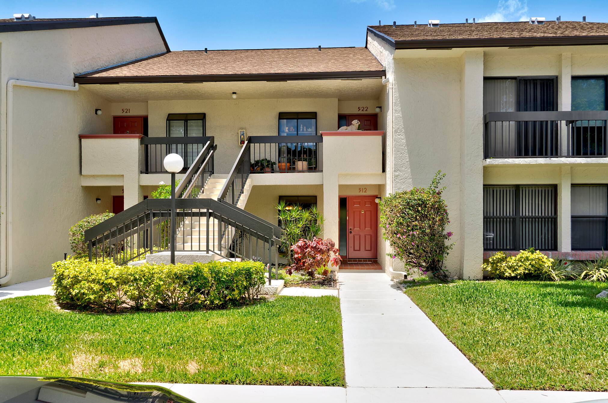 WELL KEPT FIRST FLOOR WITH TRANQUIL GOLF COURSE VIEW IN QUIET LOCATION AWAY FROM ROAD NOISE.