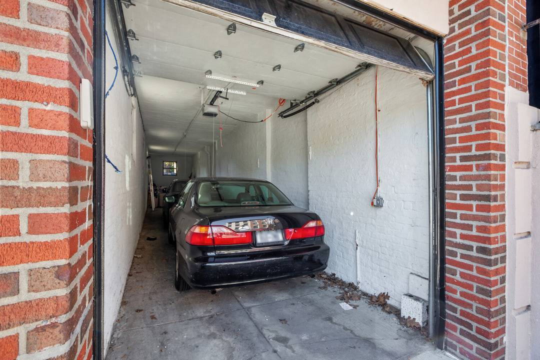 Amazing Opportunity in the Columbia Waterfront District !