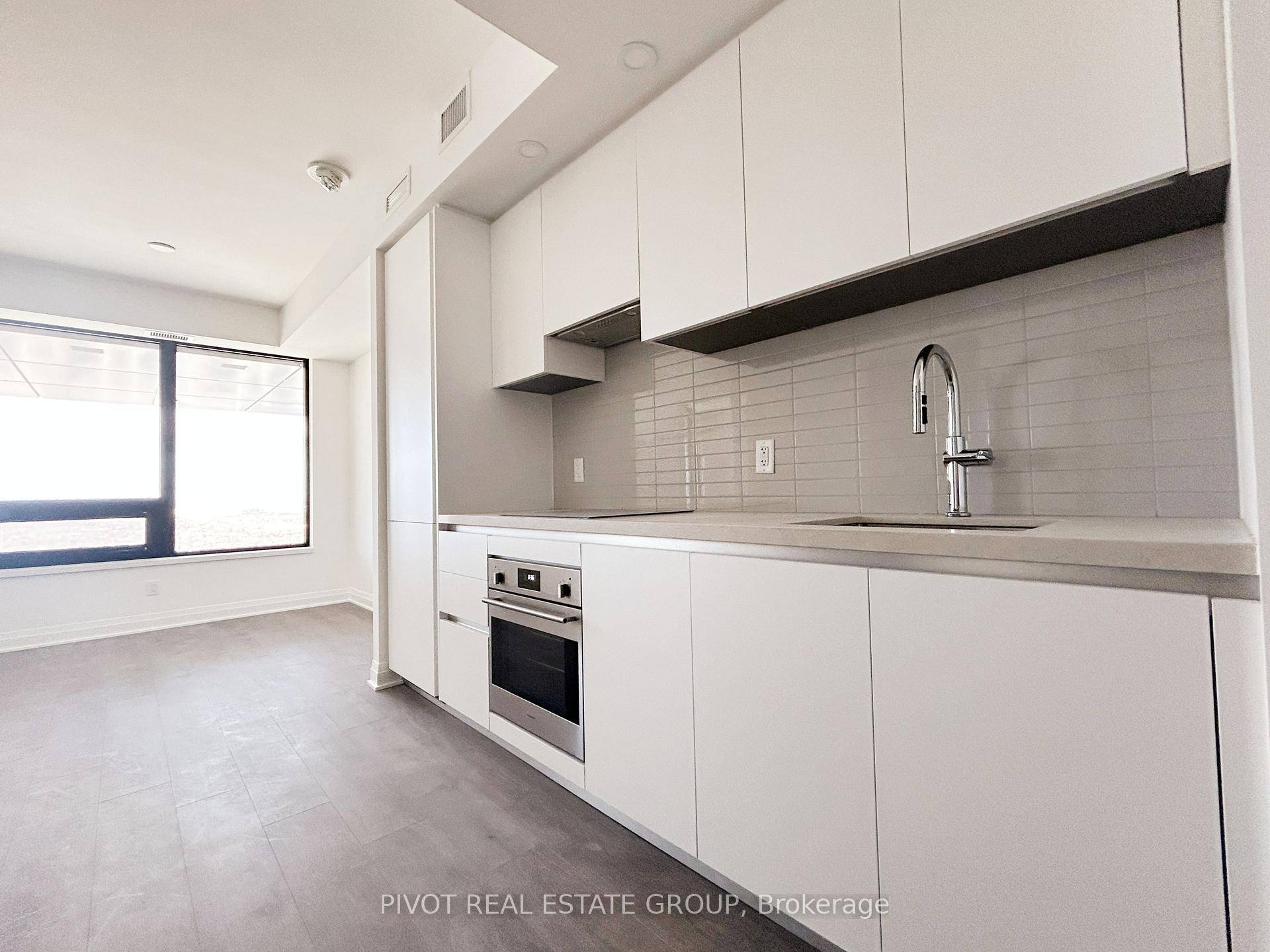 Welcome to 4015 The Exchange in the heart of downtown Mississauga, steps to Square One !