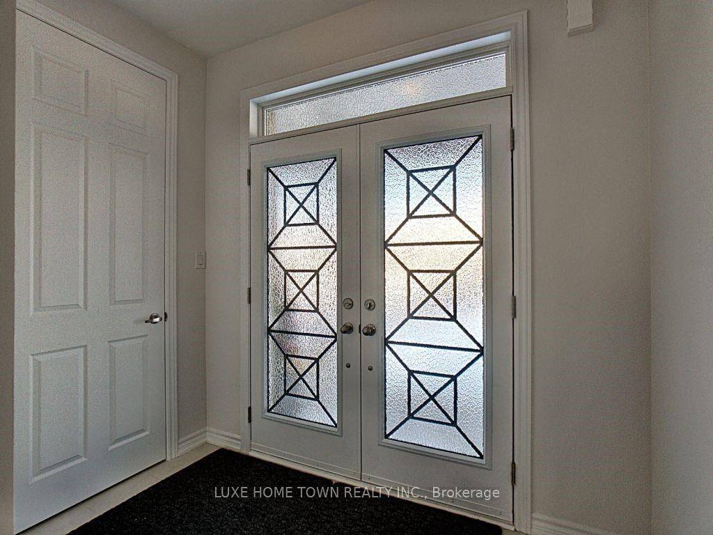 Welcome to this stunning 3 bedroom, 3 bathroom detached home featuring a no sidewalk lot that provides extra parking space on the driveway.