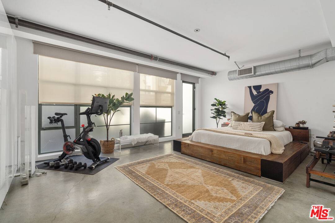 1046   Princeton Dr 1BR Marina Del Rey La