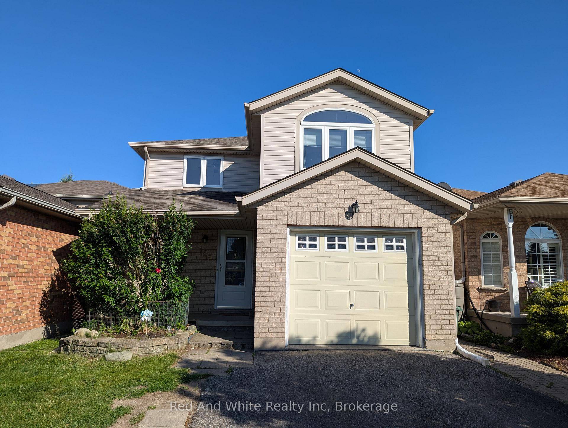 Welcome to 129 Doyle Dr, a bright and spacious 2 storey home in Guelphs popular Southend.