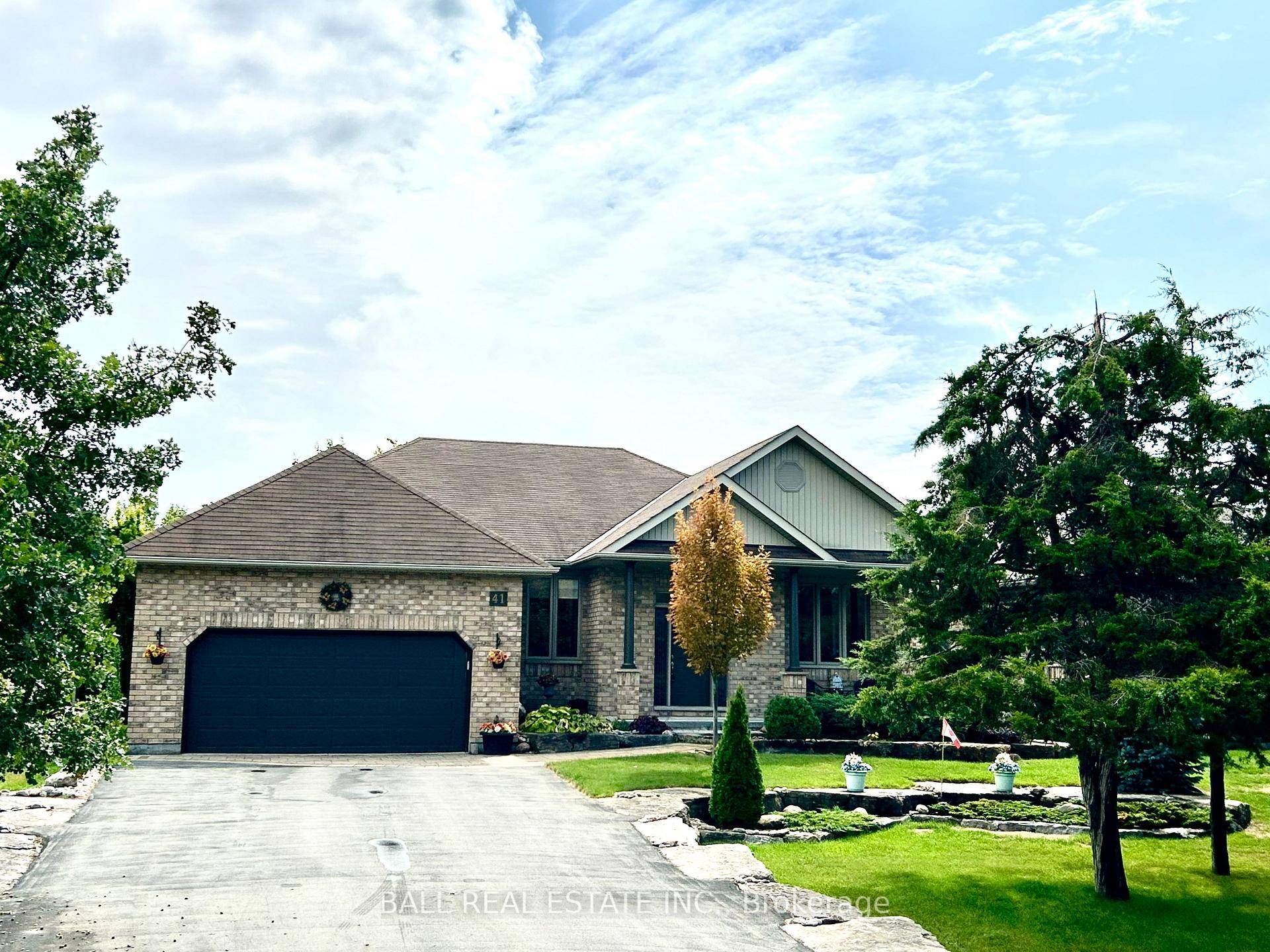 Welcome to the waterfront community of Port 32 in the beautiful town of Bobcaygeon, located in the heart of the Kawarthas, on the Trent Severn Waterway !