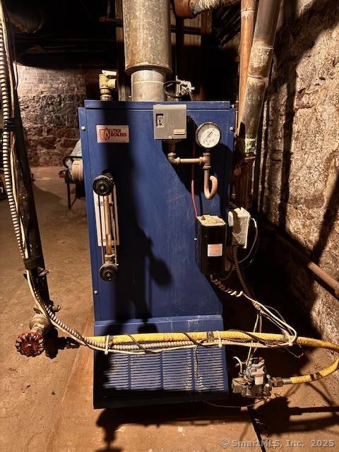 Investor's Delight in New Haven's Hill Neighborhood !