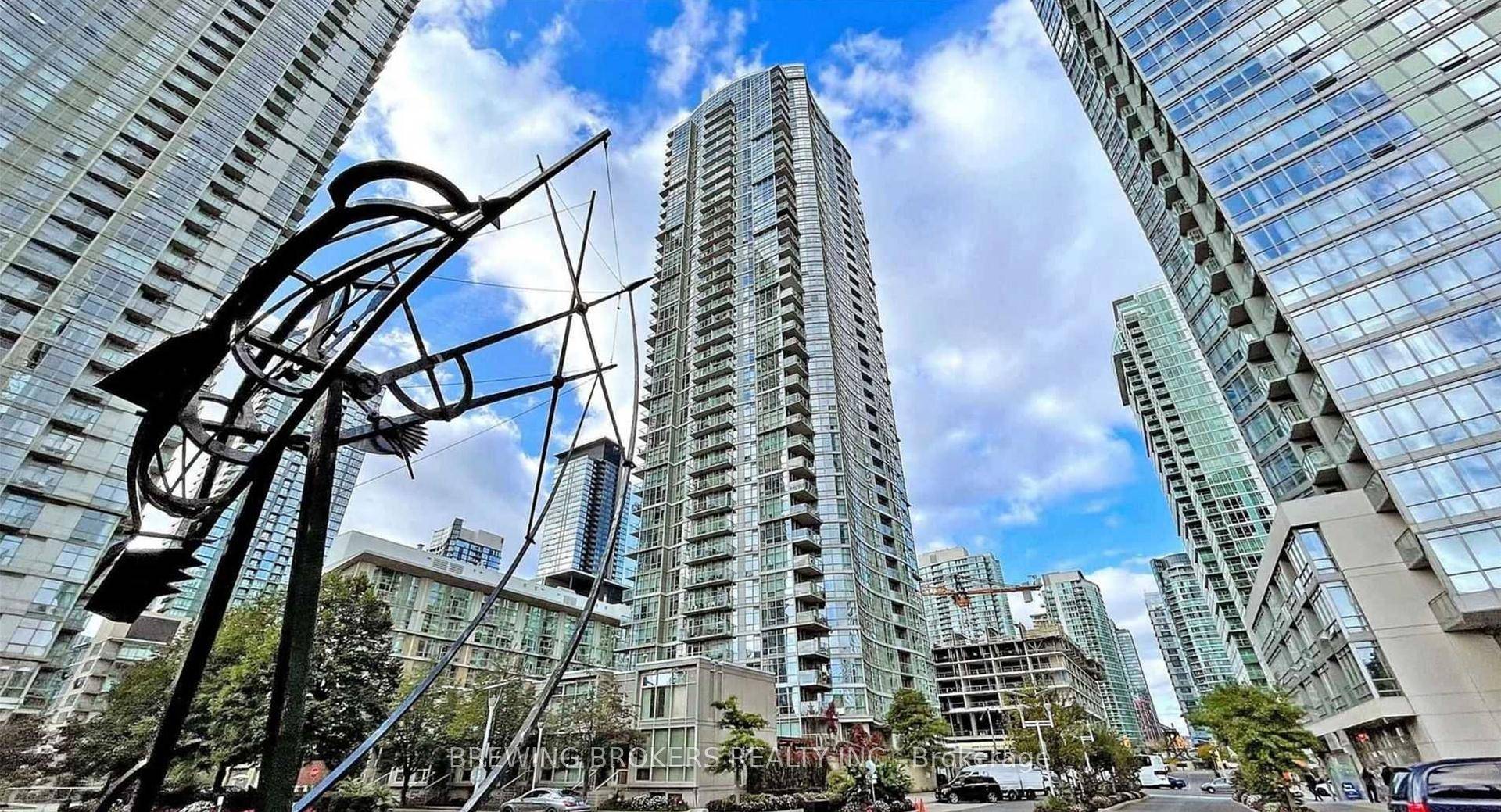 Fully Upgraded Corner Unit W Breathtaking Views Of Lake amp ; City Skyline.