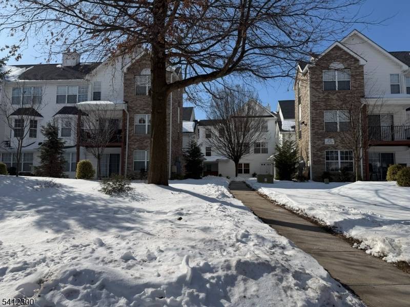 Welcome home to the highly desirable Renaissance I community !