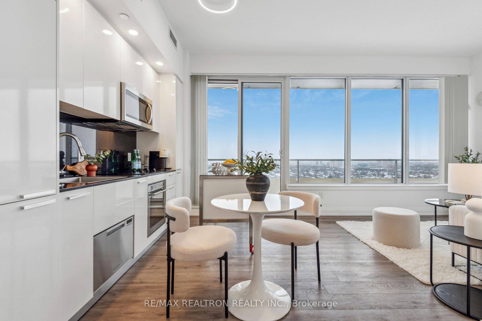 Experience upscale living in this bright amp ; spacious 2 bedroom, 2 bathroom corner unit with absolutely breathtaking views !