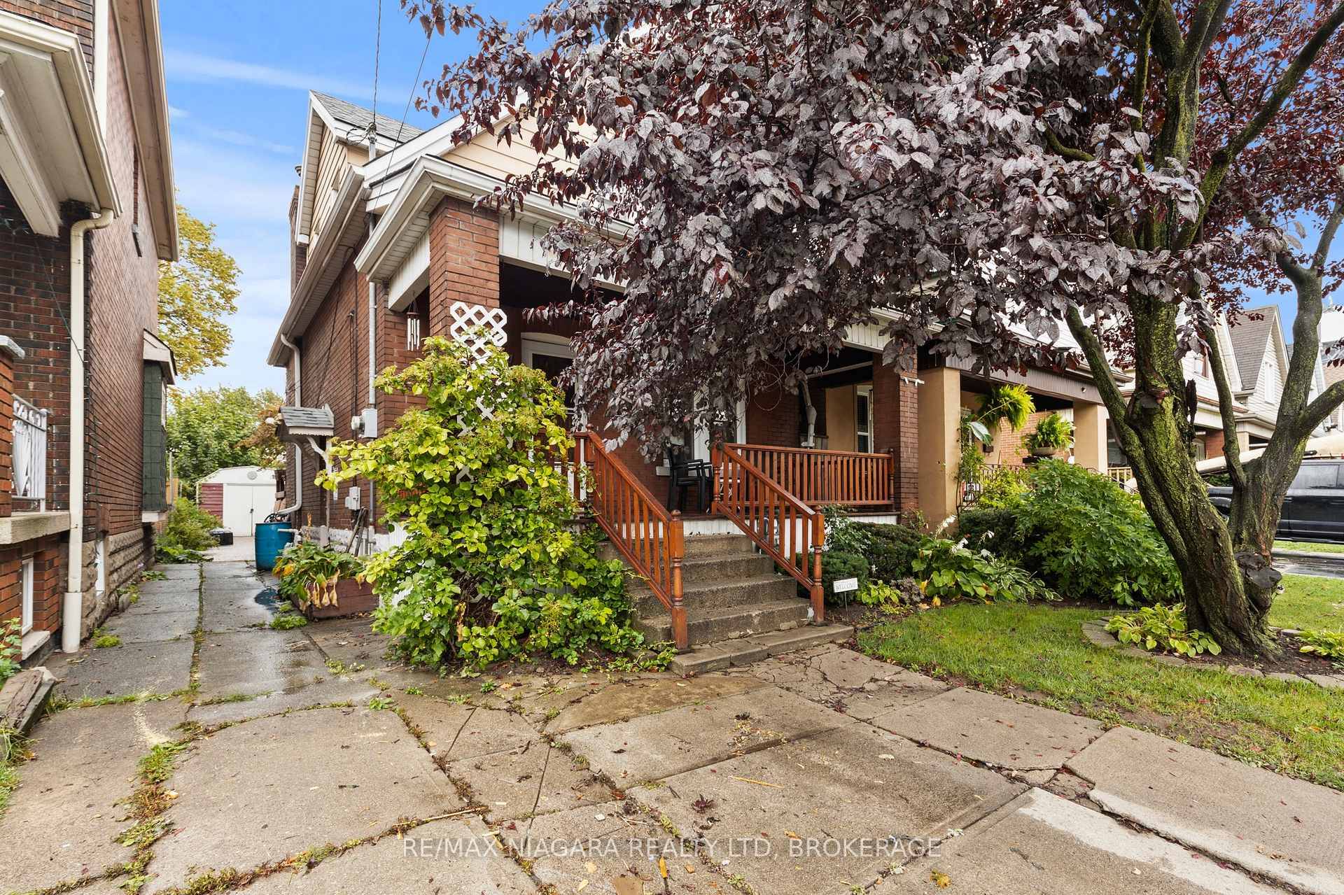 Charming 1. 5 Storey Home with Rental Potential in Hamilton !