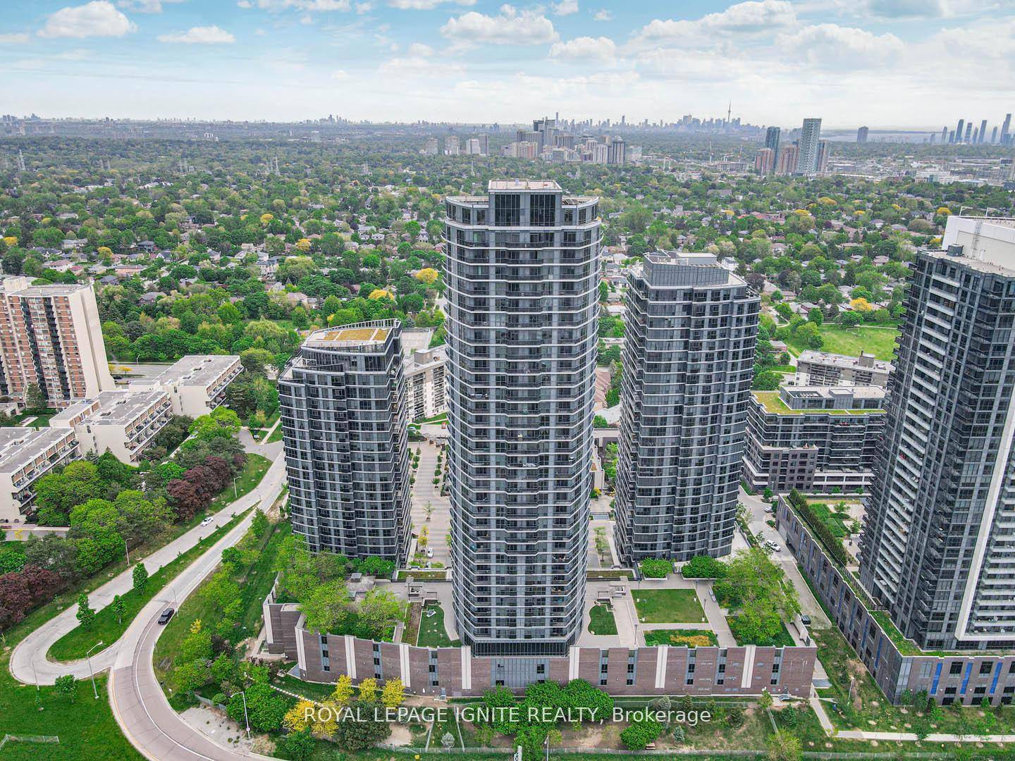 Stunning 1 Bedroom Den Condo with Modern Finishes amp ; Resort Style Amenities !