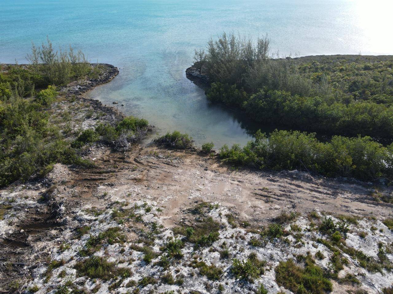 6 ACRES DOCTOR'S CREEK Land Long-Island-Bahamas
