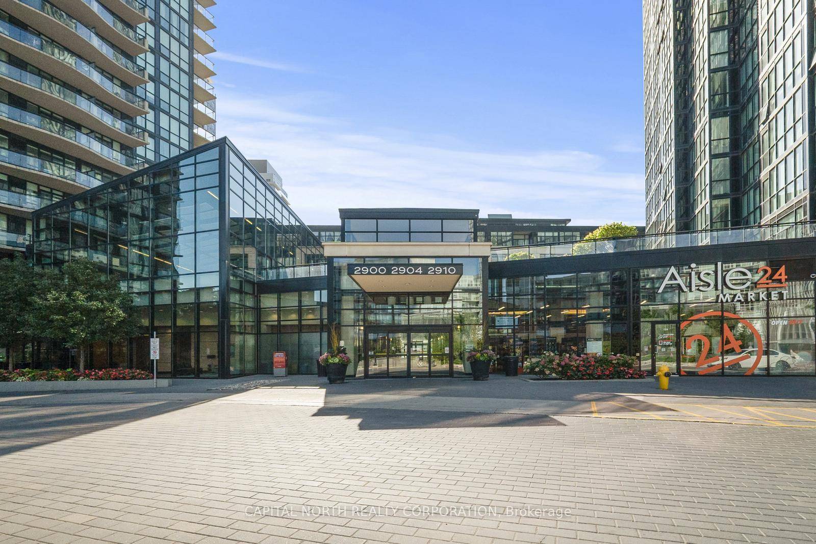 Stunning 2 Bedroom, 2 Bathroom Corner Suite With Panoramic South And West City Views.