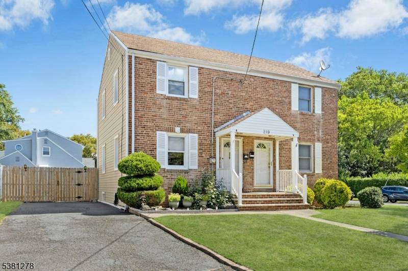 Fantastic opportunity to own in Cranford at an affordable price !