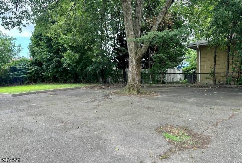Great LEGAL 3 Family opportunity !