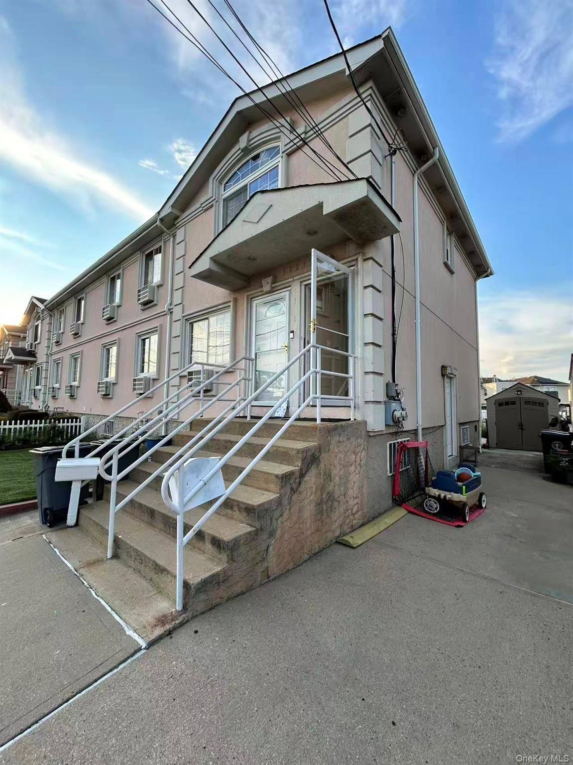 This two family semi detached house is set in a prime location with excellent access to transportation and daily amenities.