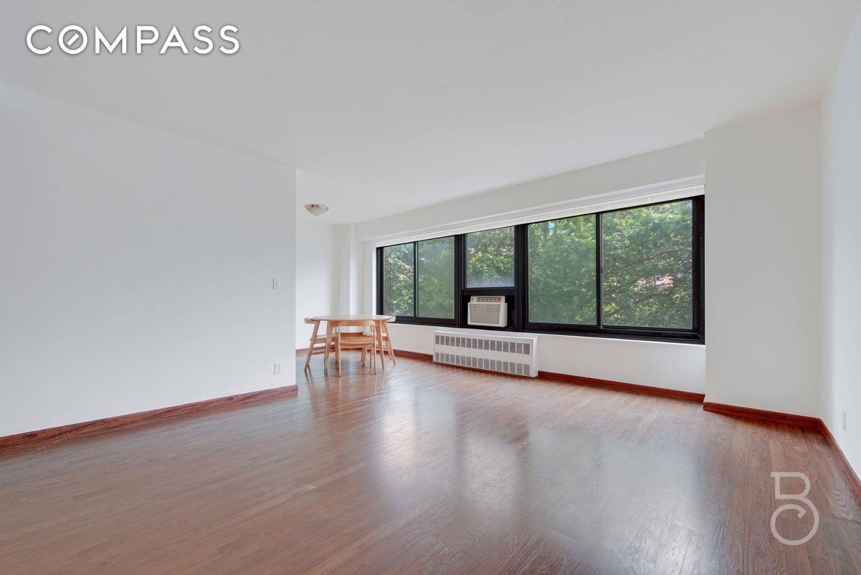 Welcome to this sun filled and generously proportioned 3 bedroom, 1.