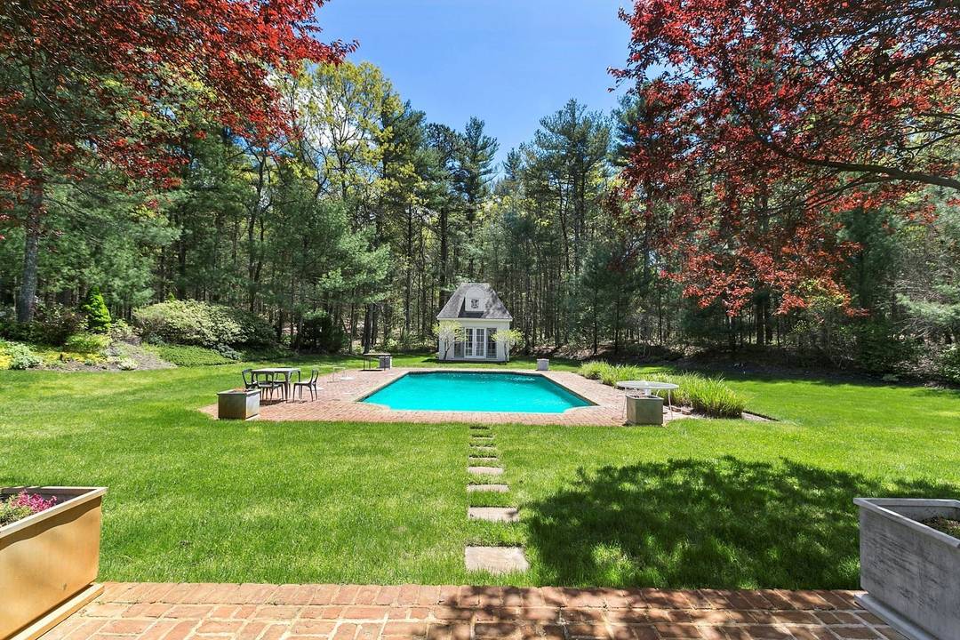 Beautiful European Villa located in EH!