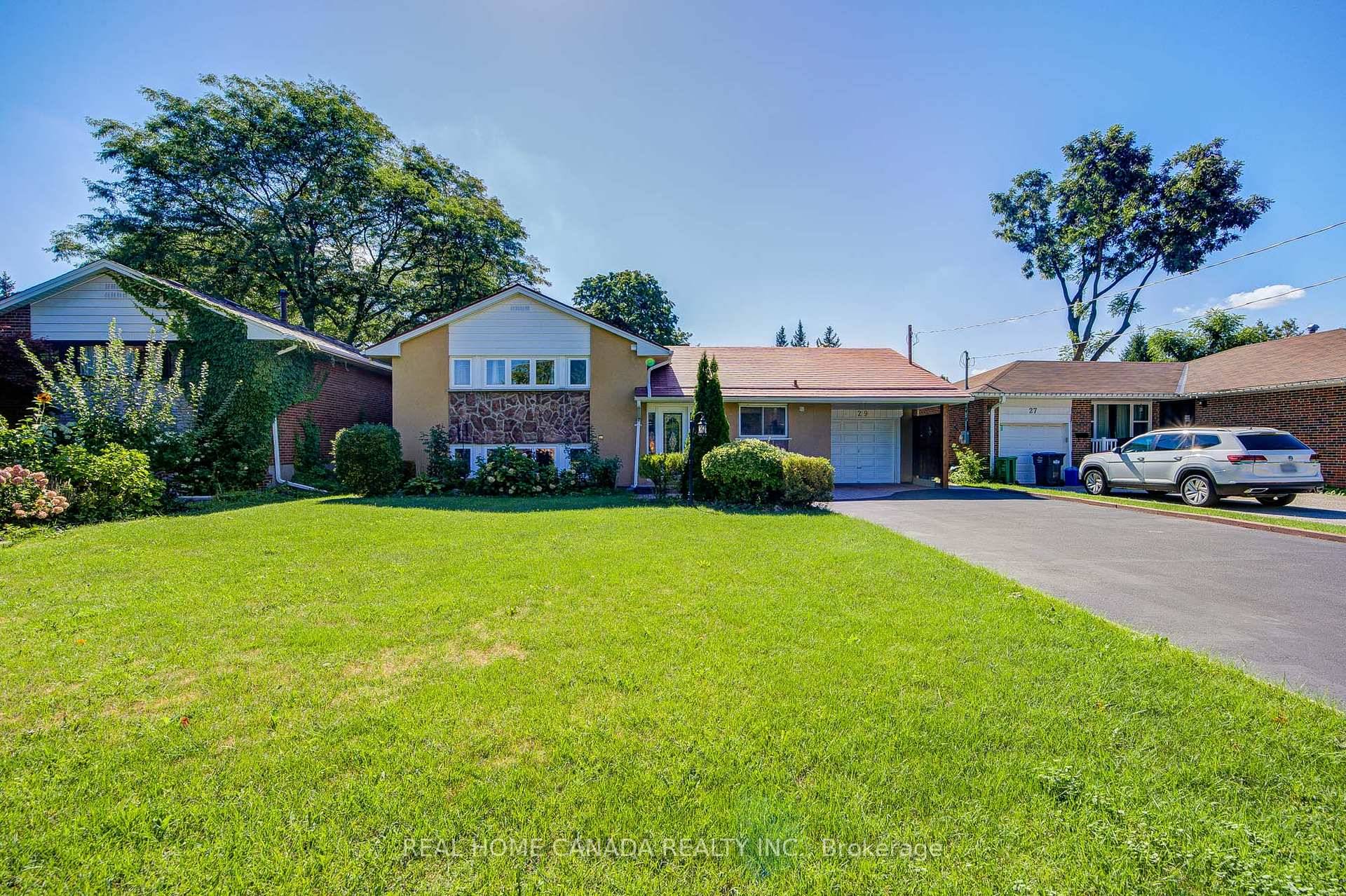 Massive 60X125 Lot in Riverview Heights Streetsville, Additional Great Room with permit in 2002 W Gas Fireplace amp ; 2 Skylights amp ; potable A C, Metal Roof, Total 7 ...