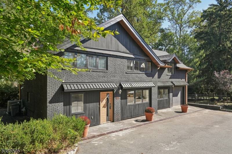 This impeccable, fully updated 4 bed 3.