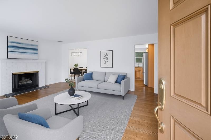 Enjoy privacy in a prime location in Florham Park !