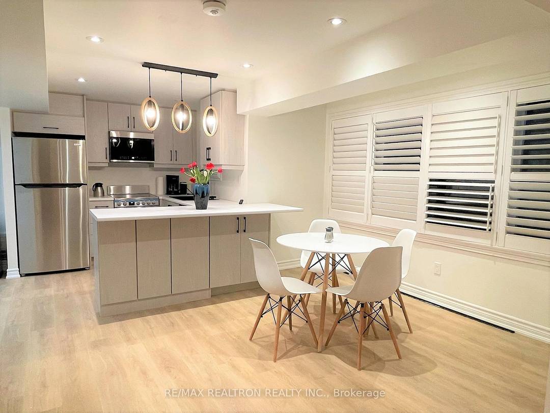 Absolutely Stunning and Charming Apartment Suite in Prestigious South Richvale Awaits !