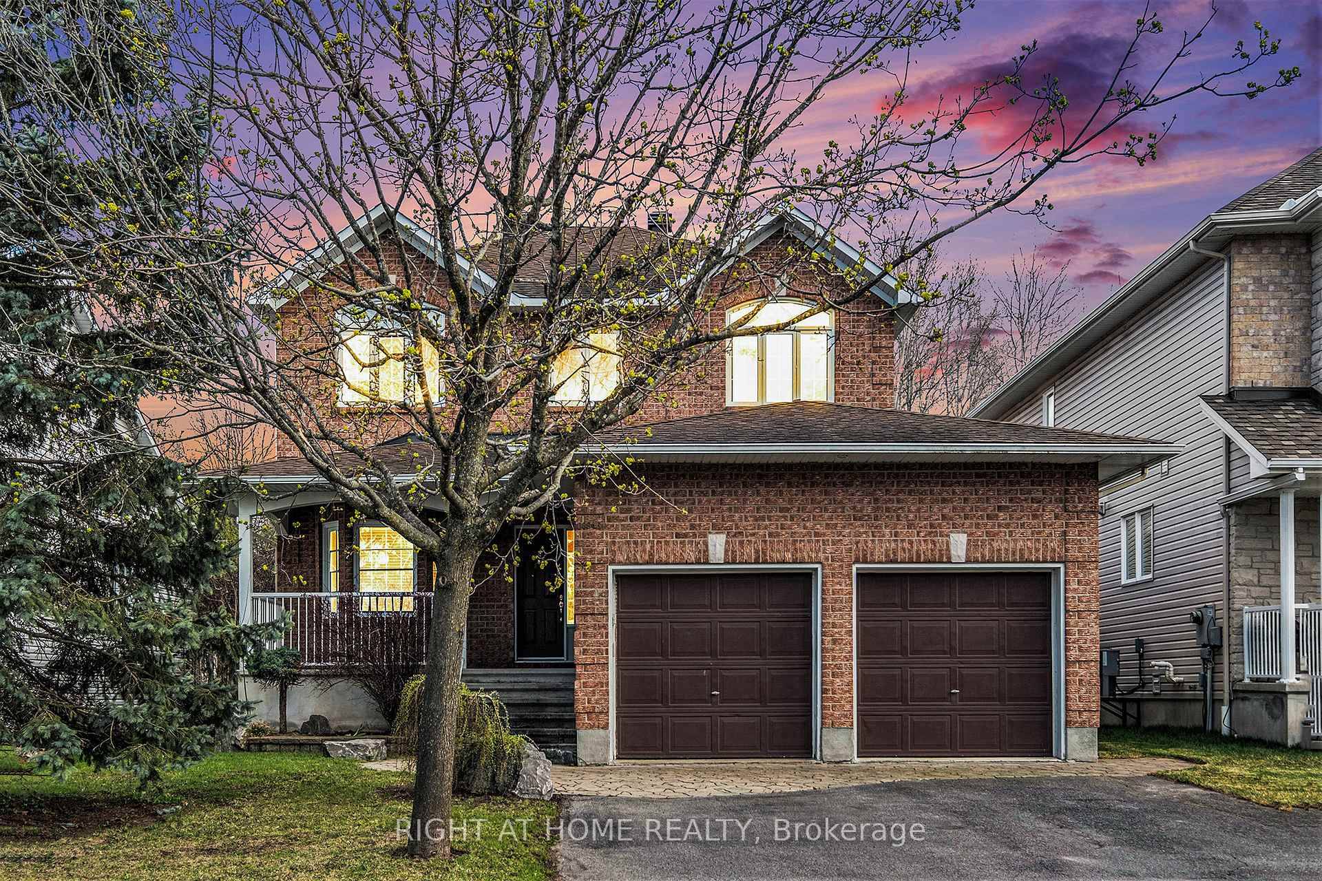 Location ! Executive Single Family Custom Home on Massive Private Lot !