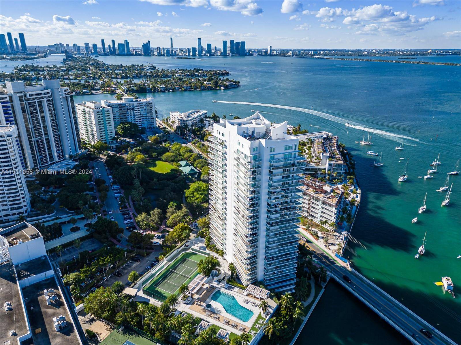 The Grand Venetian is a perfect blend of tranquility luxury, and offers the most coveted lifestyle in Miami Beach.