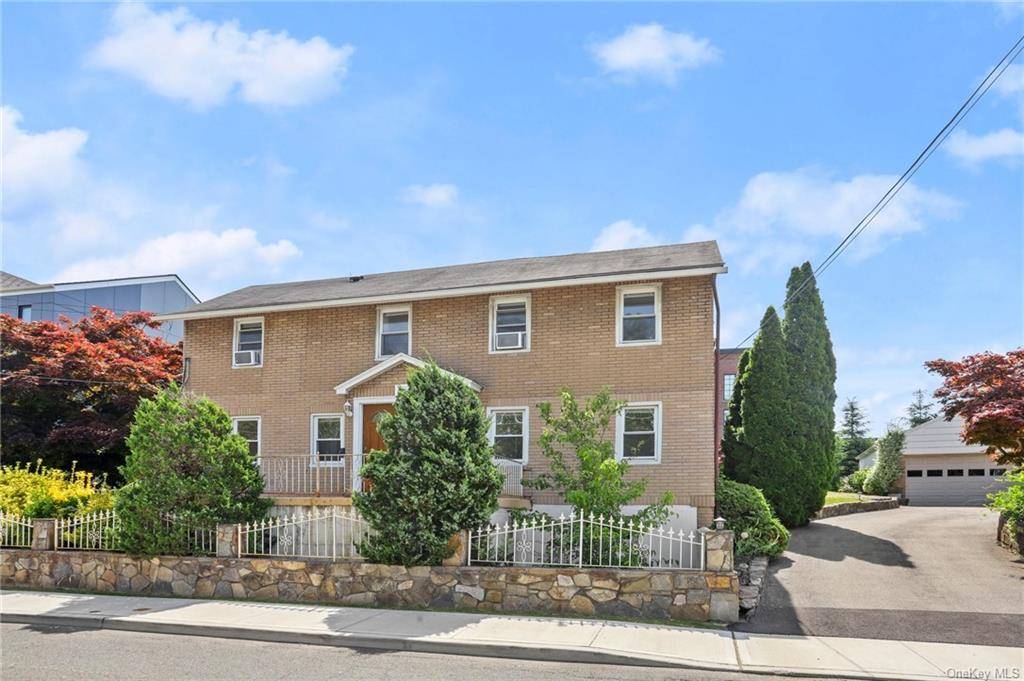 Wonderful 2 family home !
