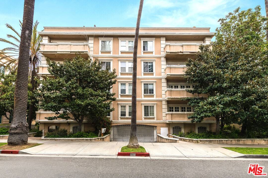120  S Palm Dr 2BR Beverly Hills La