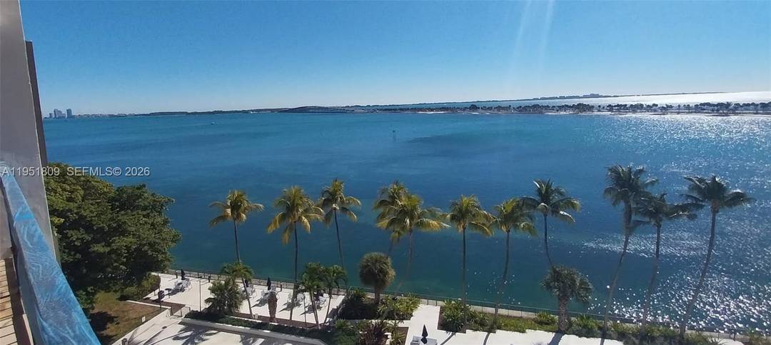 ADDICTIVE GARDEN POOL AND BAY VIEWS AS IF YOU WERE IN A CRUISE SHIP, CORNER UNIT, WRAP AROUND BALCONY, 2 2, WALKING CLOSETS, LAUNDRY ROOM, FIVE TENNIS COURTS, STATE OF ...