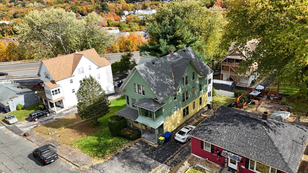Excellent Investment or Owner Occupant Opportunity at 180 Monmouth Avenue, in Waterbury CT !
