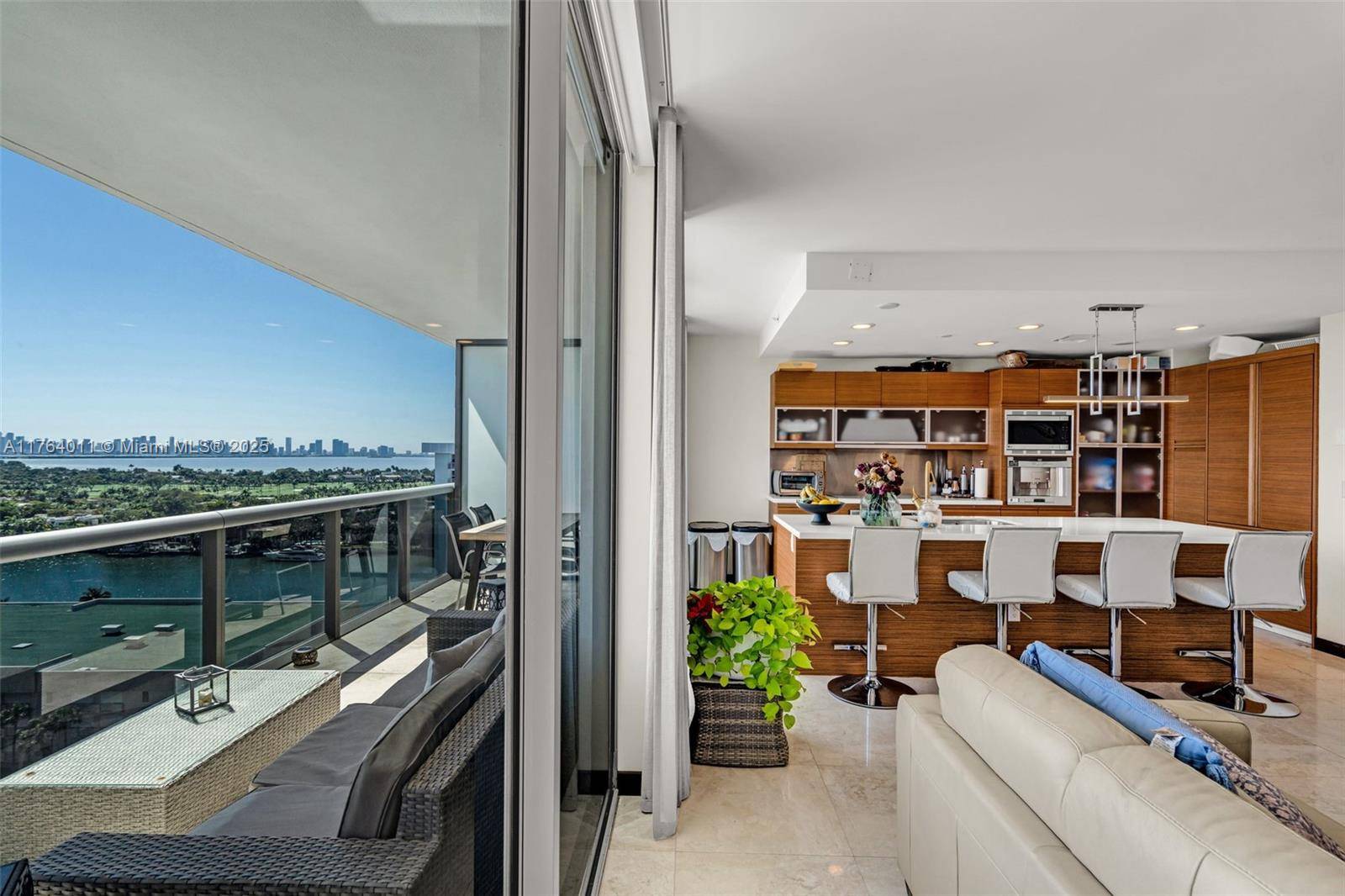 Beautiful 2 Bed 2. 5 Bath home in Mei.