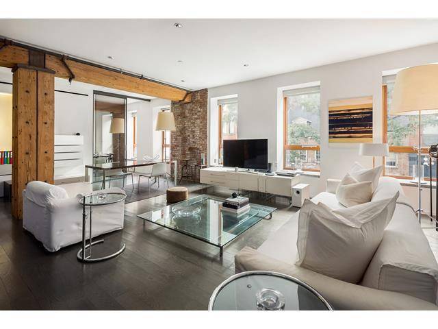 Welcome home to this 2 Bedroom 2 Bathroom impeccably designed home.