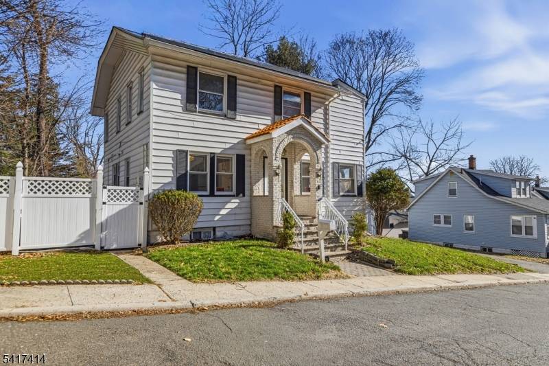 This is a rare opportunity to enjoy New York skyline views while living in the charm of a North Jersey suburb.