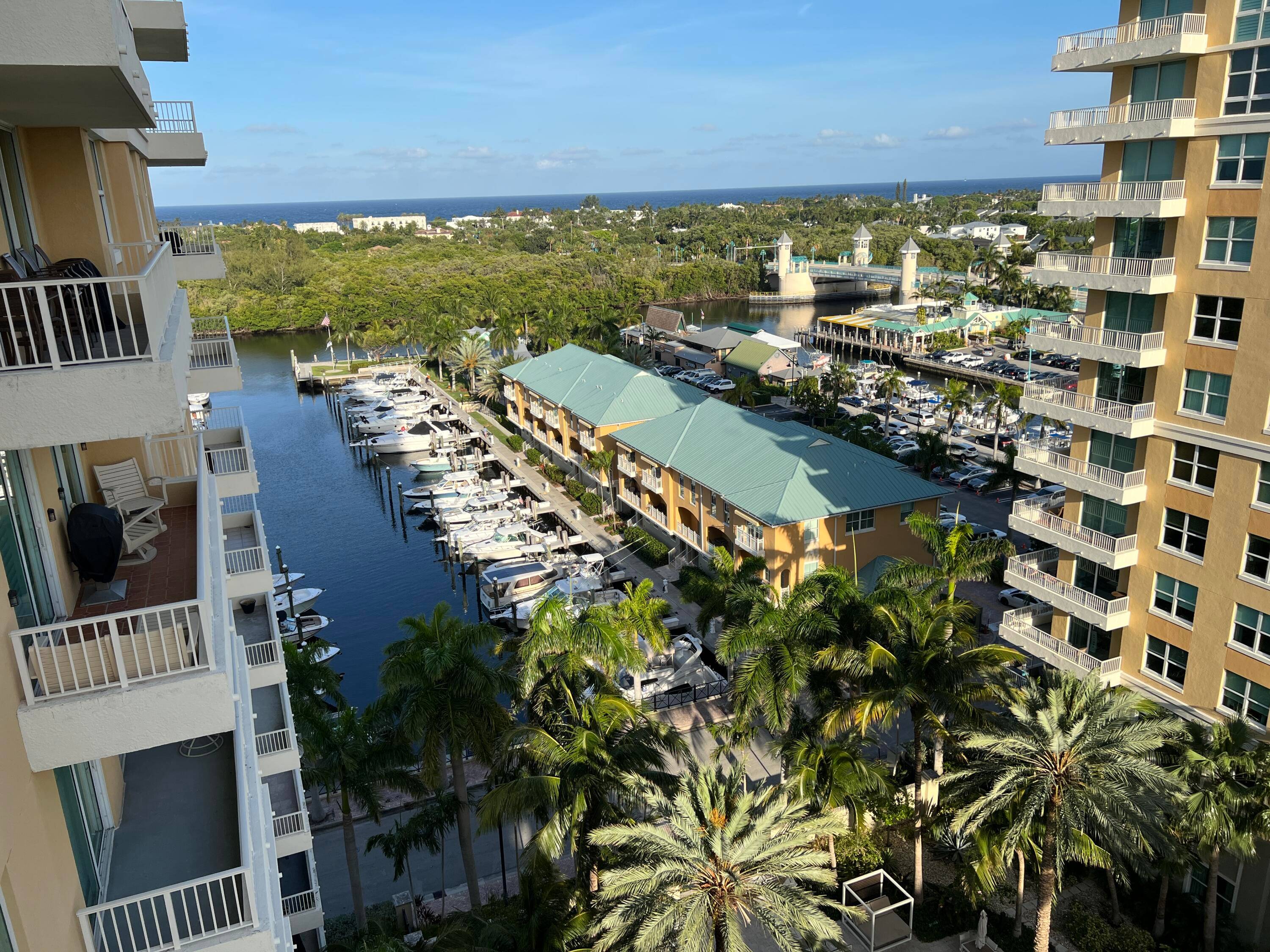 Fantastic views of the Ocean, Pool and Marina watch the boats go by.