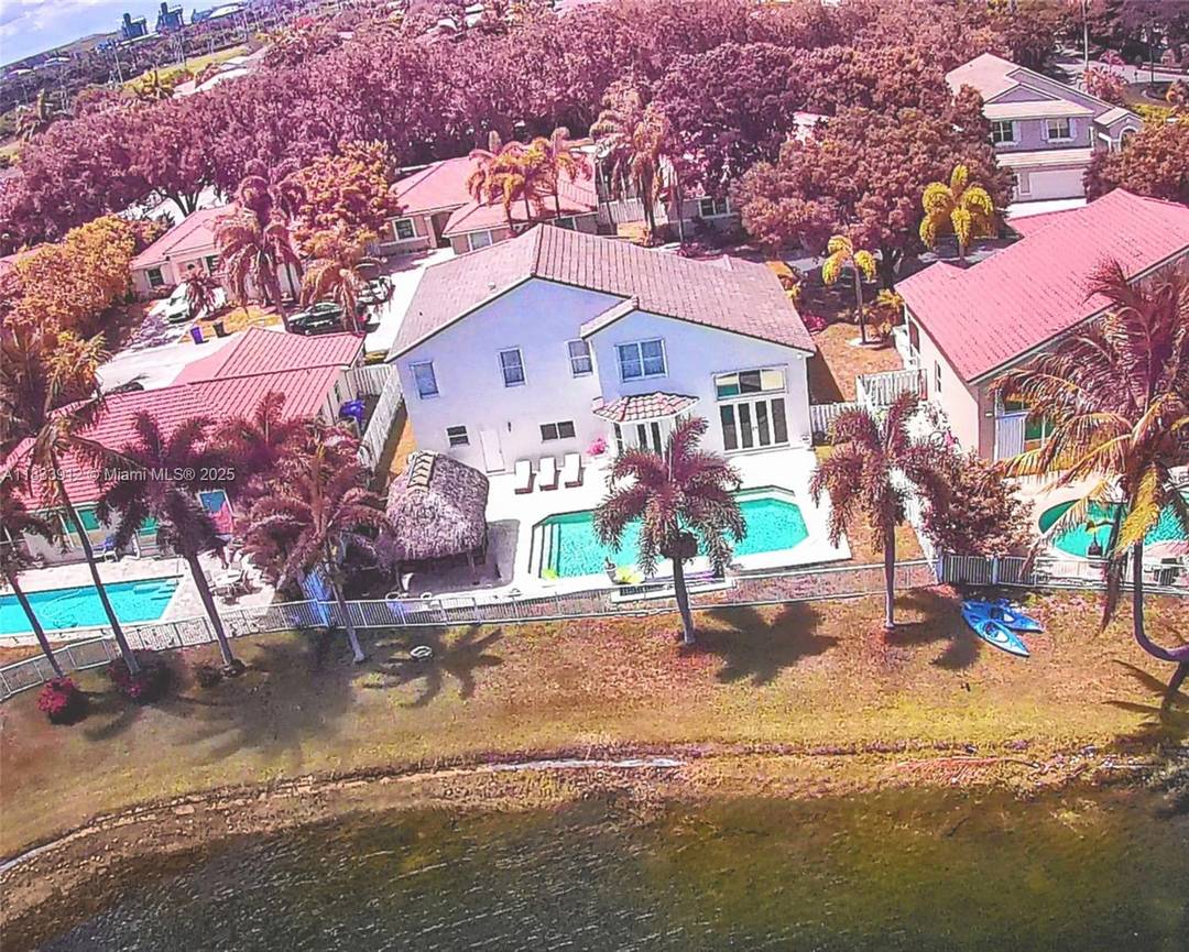 3, 652 Sq. ft. total ! Rarely Available amp ; Highly Sought After Willow Model !