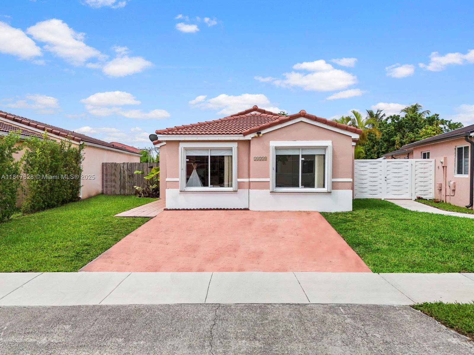 Motivated Seller ! Largest lot in the neighborhood, no shortage of space bring your boat, RV, and pool dreams.
