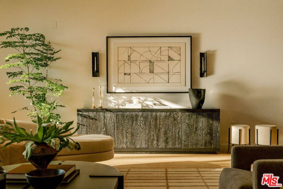 702  N Doheny Dr 3BR Sunset Strip La