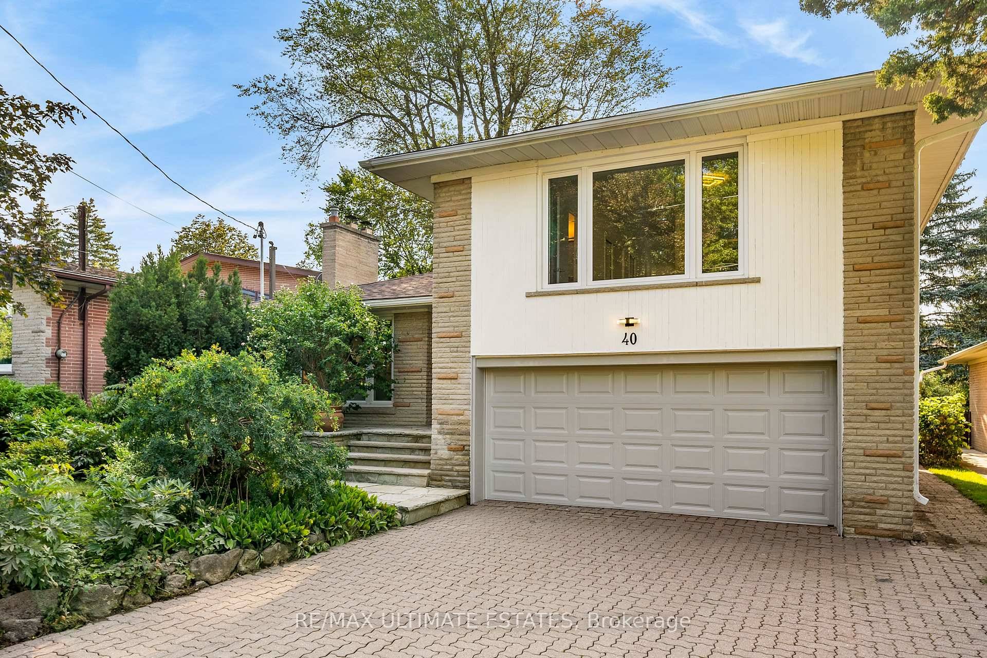 Fully Renovated, Bright amp ; Spacious Family Home In The Highly Desirable Bayview Village Neighbourhood !