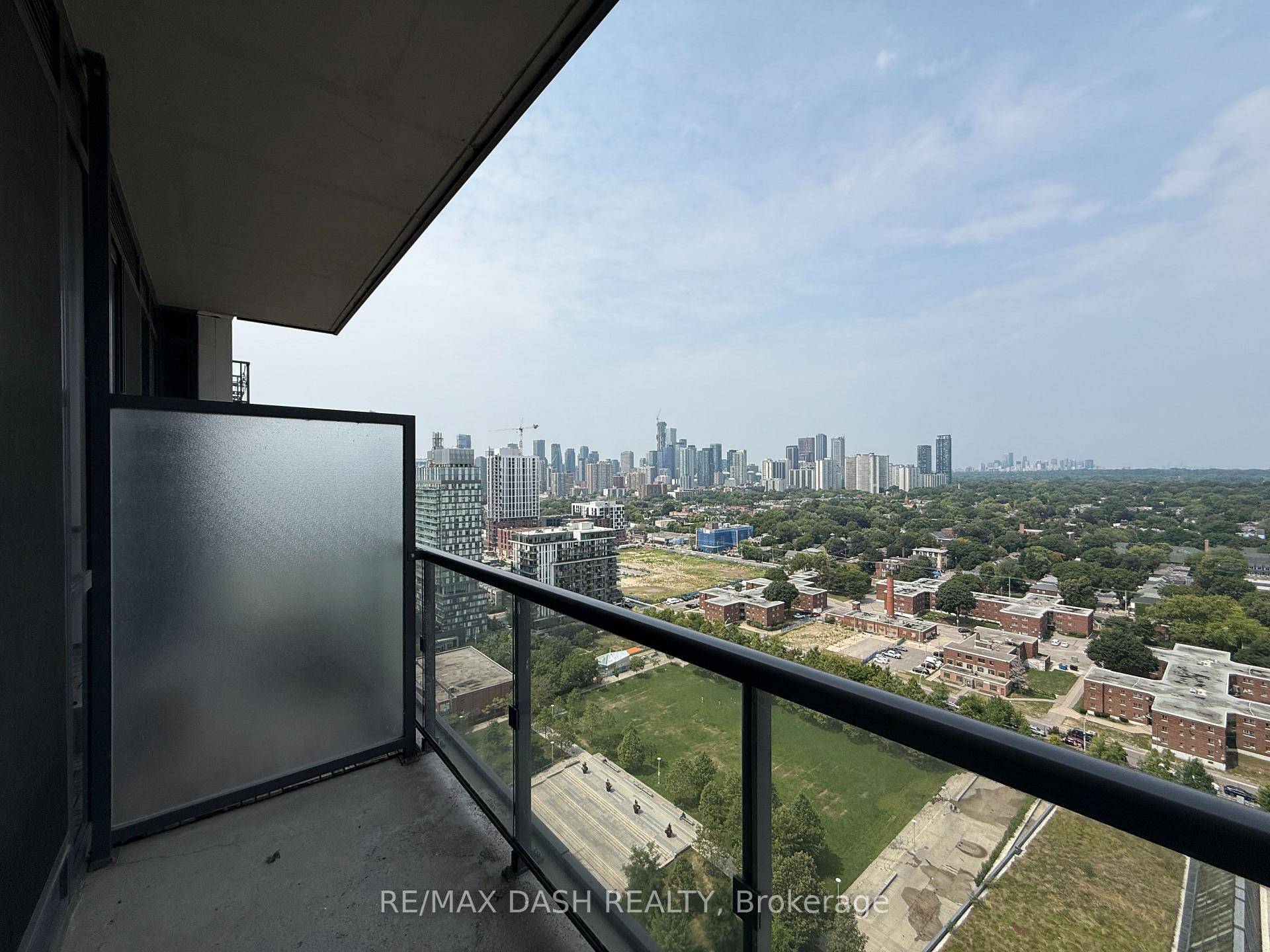 Beautiful Studio Unit In Regent Park, One Park Place.