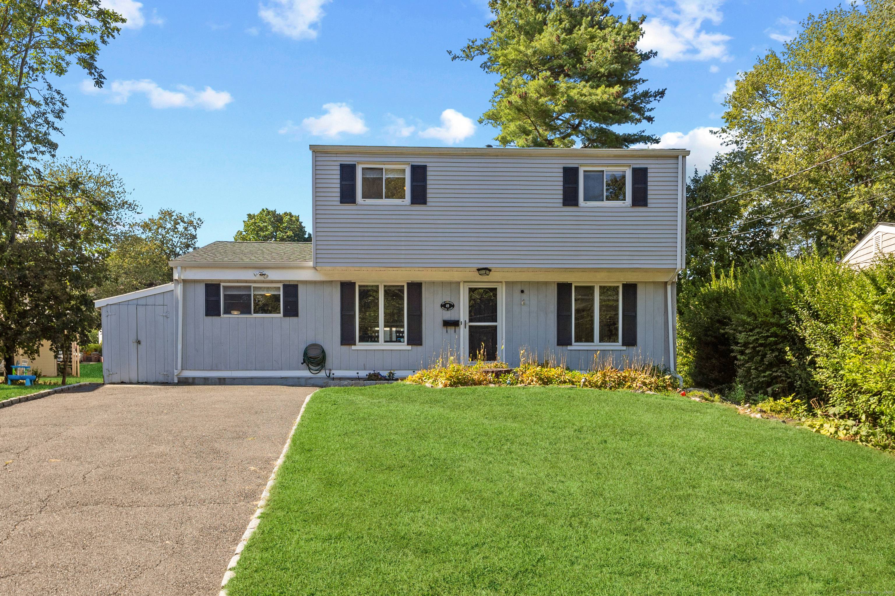 Highly Coveted Desirable 4 Bed 2 Full Bath Colonial on cul de sac in Woodway Acres neighborhood of Upper Springdale.