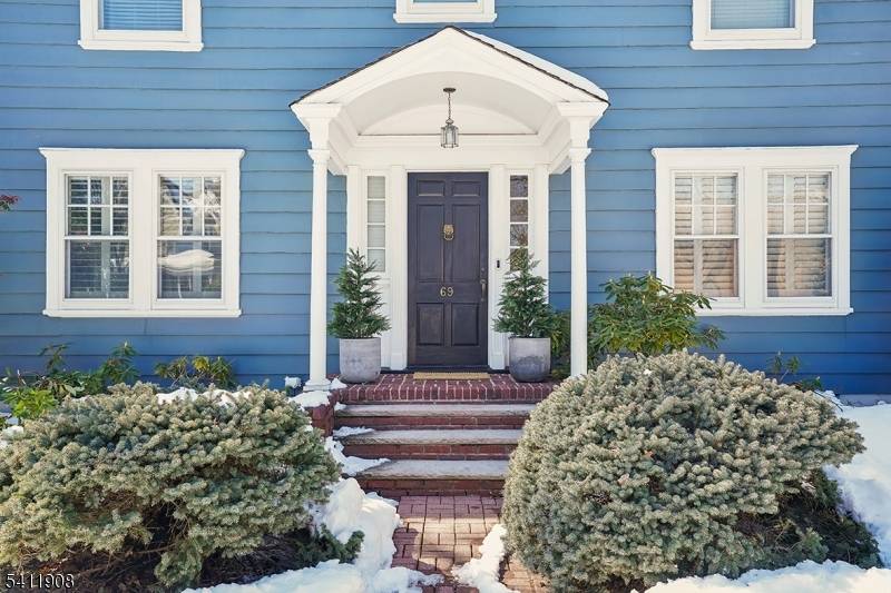 Beautifully renovated colonial in fantastic close to everything location.