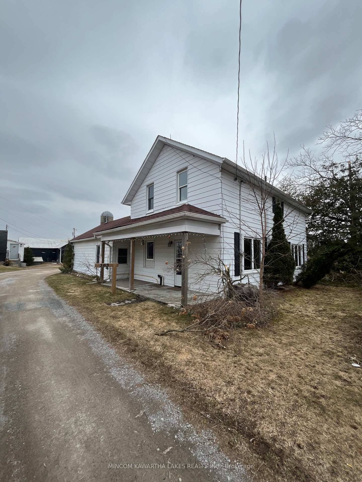 Charming Farmhouse Rental 2900 Month Utilities.