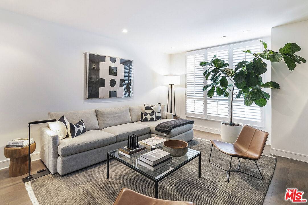 1400  N Fuller Ave 3BR Hollywood Hills East La