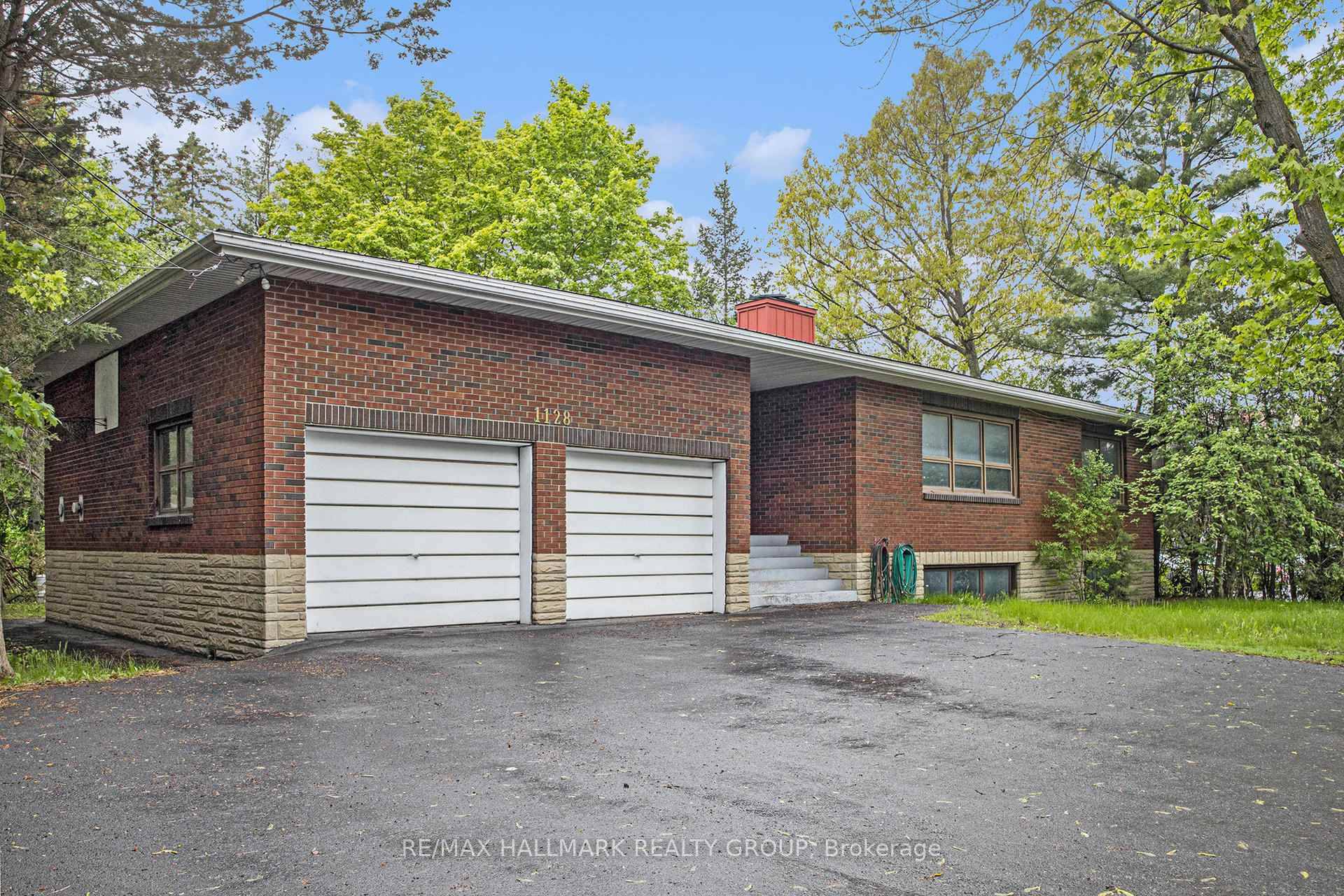 Prime Development Opportunity at Cummings Ave amp ; Donald St 103x138 ft Corner Lot !