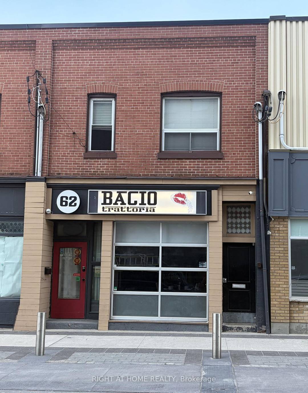 A great investment property with an excellent rental income in the heart of downtown, right across the newly built Debut Condos in Barrie.