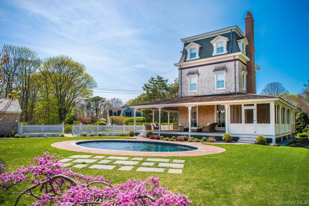 RENOVATED HISTORIC QUOGUE SOUTH RENTAL.