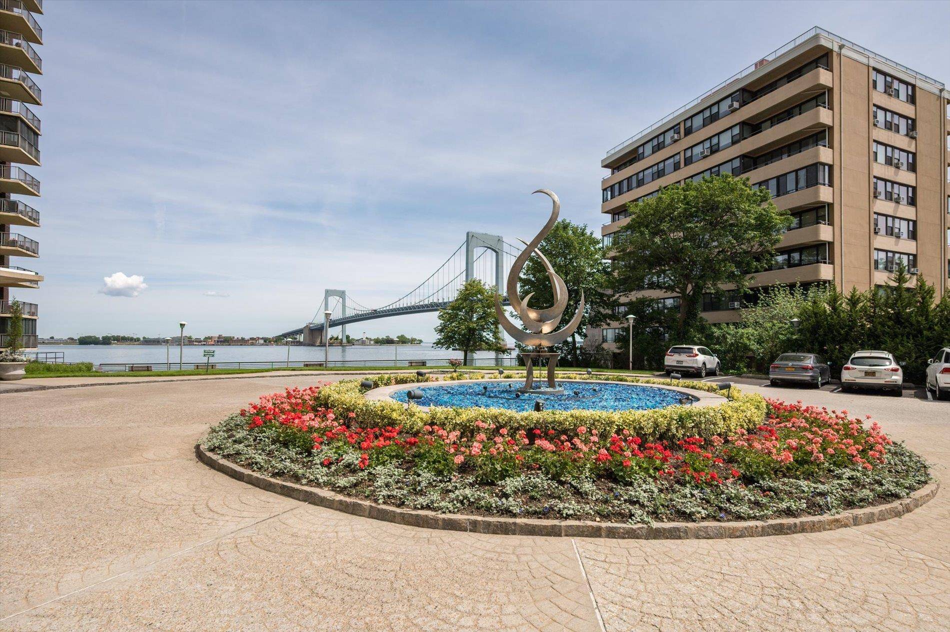 Welcome to Cryder House Waterfront Living at Its Finest !