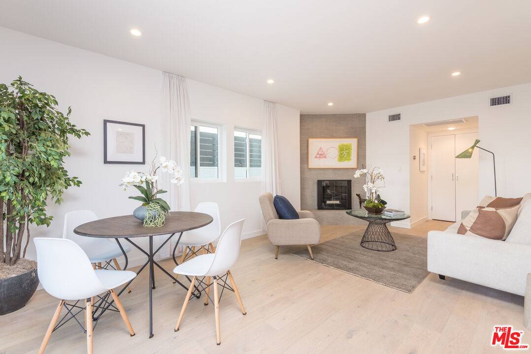 3109   Strongs Dr 2BR Marina Del Rey La